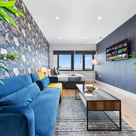Modern One Bedroom Flat - Sleeps 5 -Near Heathrow - London Ub3 Экстерьер фото